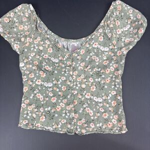 No Boundaries green floral crop blouse  Size M